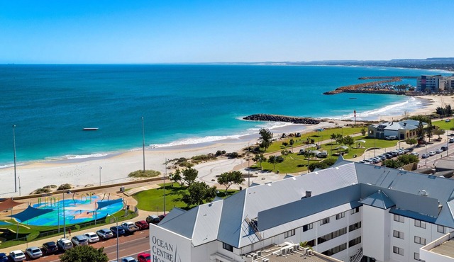 Ocean Centre Hotel