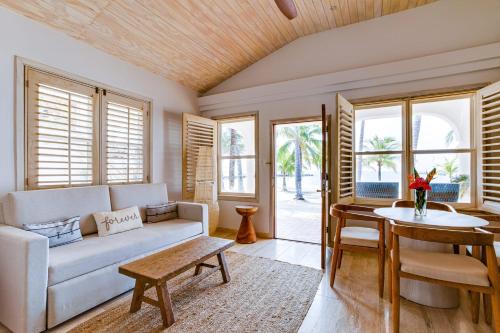 Ocean Crush- Beachfront & Resort Amenities