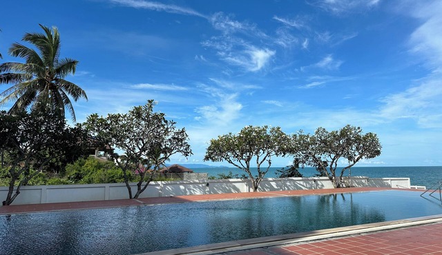 Ocean Front, 1-bedroom Top-Floor Condo in Khanom Beach Thailand