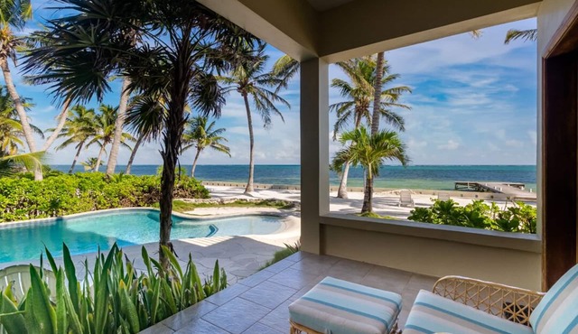 Ocean Front Condo With Private Roof Top Deck - Gold Standard Approved