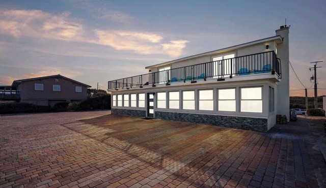 Ocean Front Estate - Team Joseph Ellen