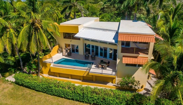 Ocean Front Elegance in Playa Negra, CASA SOMOS UNO