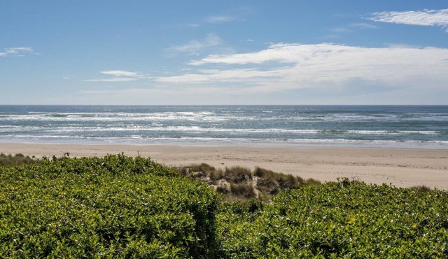 Ocean Front Home near Newport! Dog Friendly! Hot Tub!