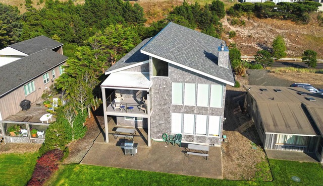 OCEAN FRONT: MODERN MARVEL: Seaside Vacation Homes, Inc Managed Property