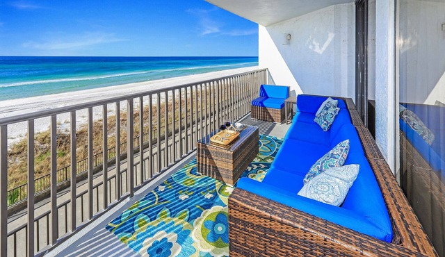 OCEAN FRONT! Private Beach-Heated Pool-HotTub-Beach Chairs included!