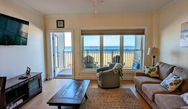 Ocean front single bed room condo