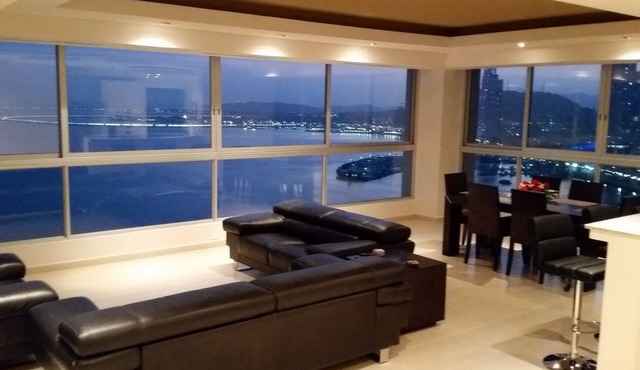 Ocean Front, Super View, Next To Hilton WiFi