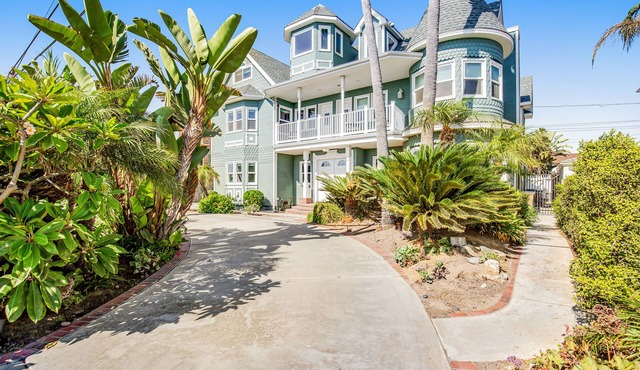 Ocean Front+ Theater Room +Hot Tub + Game Room