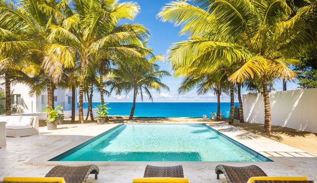 Ocean Front Villa with spectacular views!