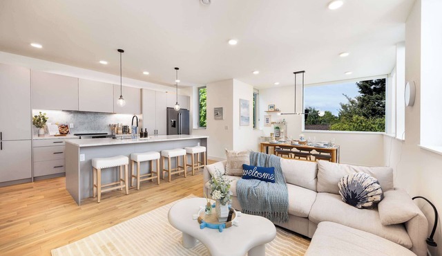 Ocean-Inspired 3B Modern Retreat w, Kids Room
