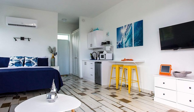 ★ Ocean Loft - Huge corner loft “Place to be” in Puntas - Steps to Sandy Beach ★