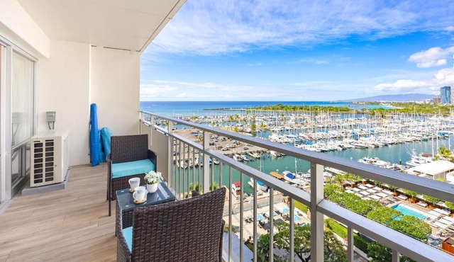 Ocean & marina view, just steps to Waikiki Beach