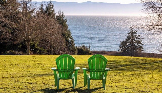 Ocean Oasis Stunning Views/Gorgeous Private Suite/Cozy Fireplace & much more!