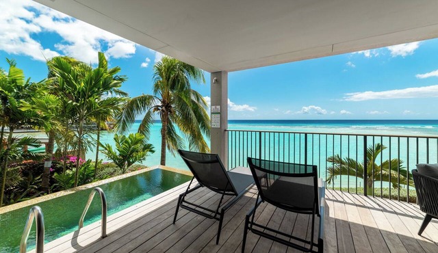Ocean Reef 103 Luxurious Ocean front Condo- Amazing views!