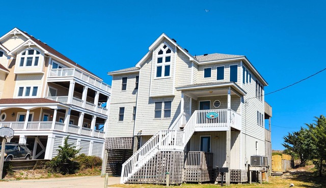 Ocean Song #3-CA: Oceanfront, private pool and hot tub!