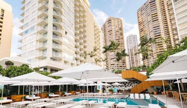 Ocean view 1BDR 2-Bath suite Large private terrace The Modern Honolulu Hotel