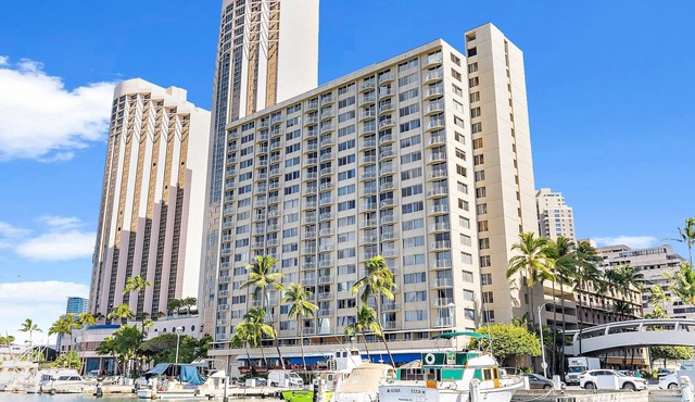 Ocean View 1BR at Ilikai Marina