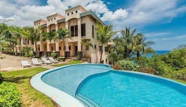 Ocean View, 2 Infinity Pools & Wraparound Terrace