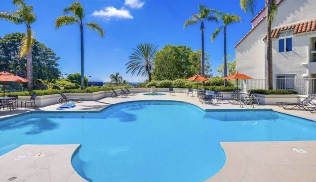 Ocean View 2BD/2BA Townhome with Air Conditioning, 2 Car Garage, Beach Gear