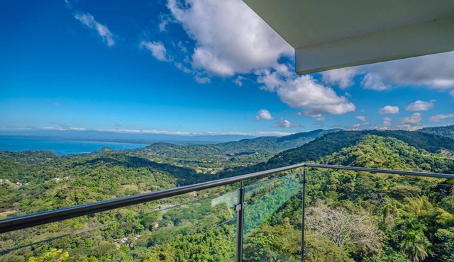 Ocean-view 3BR condo with resort pools, gym and coworking near Jacó.