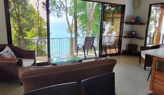 Ocean view Casa Gauguin. Forget your worries in this spacious and serene space.