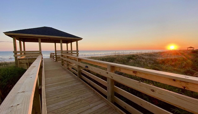 Ocean View Condo - Oceanside Beach Retreat