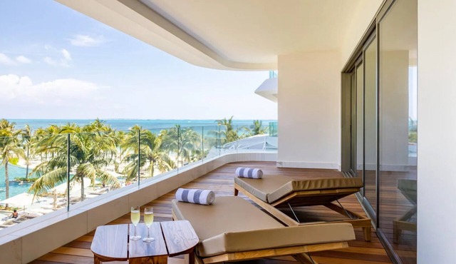 ✩ Ocean View Corner Suite ✩ Private Jacuzzi ✩