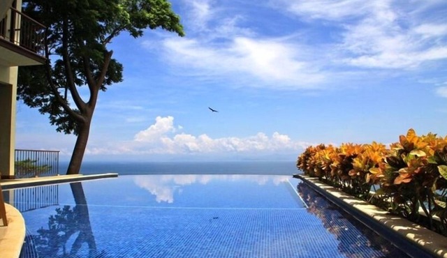 Ocean view, full time staff, concierge services. Winner 2013 - 2026 top rental