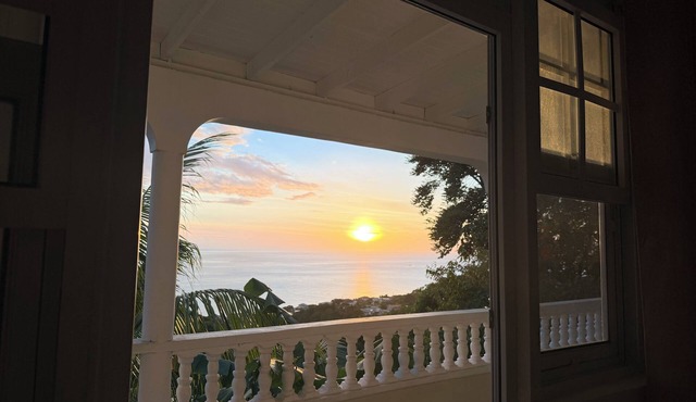 Ocean View Hillside Apartment 2BR 20 Min from Roseau