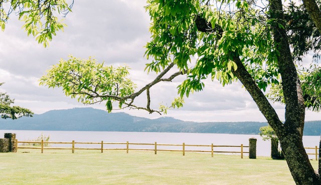 Ocean View House, Outdoor TV, Firepit, Hot Tub, One Mile to Town!