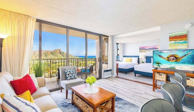 Ocean-view lanai condo near Waikiki Beach