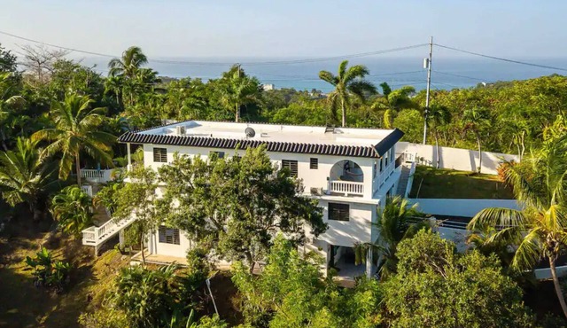 Ocean View, Mountain TOP Villa Near Steps Beach
