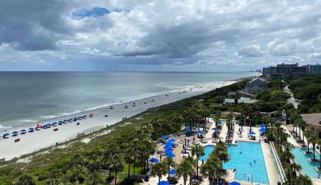 Ocean View unit , 2 BR 2 Baths, beautiful resort, great for the families.