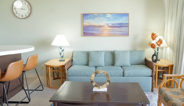 Ocean-View Waikiki Condo – 26th Floor, 2 Queens, Free Parking