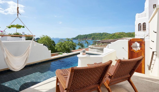 Ocean View with Pool and Beach Club Access - Casa Estrella