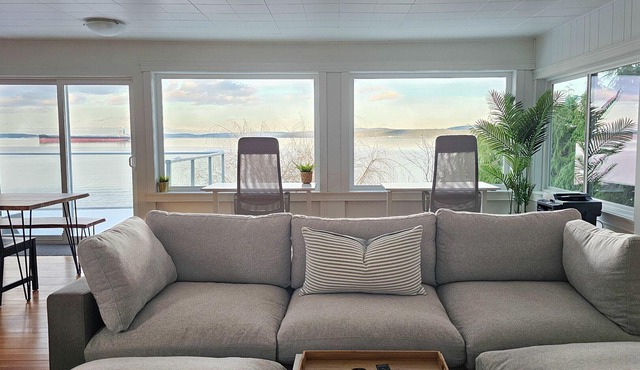 Ocean Views Beachfront in Ladysmith/Saltair!