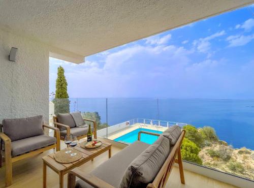 Ocean views from every corner