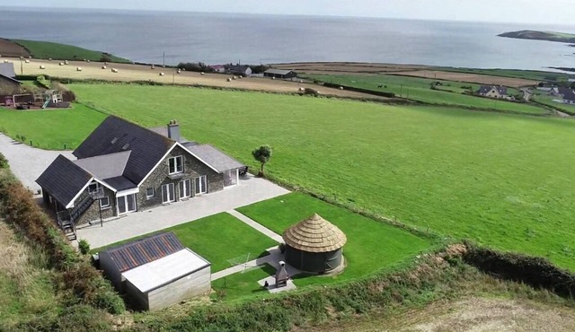 Ocean Views ,kinsale 6 Bedroom house,sleeps 22,owned by Exquisite Holiday Homes