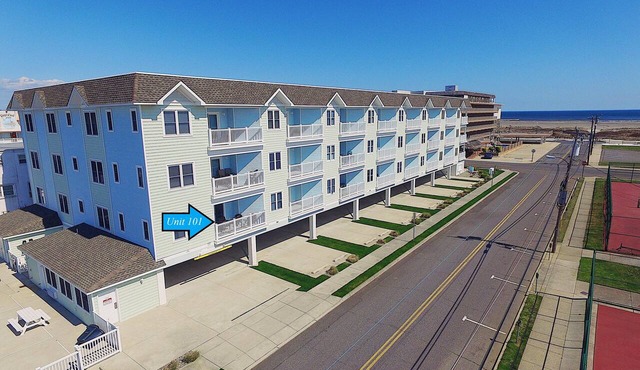 Ocean Views, Steps To Beach, and Close To Everything!