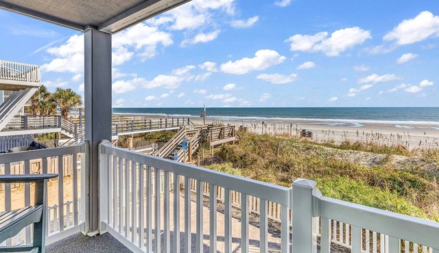 Oceanfront 2 Bedroom - Short Drive to Dining/shops CCII105