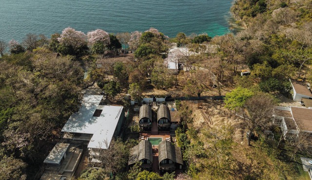 Oceanfront 2BR + Loft Escape 🌊✨ Private Terraces & Views
