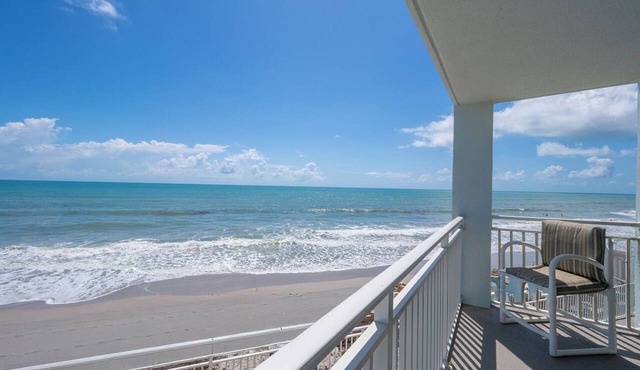 Oceanfront 2BR Condo w/Balcony & Panoramic Atlantic Views, Unit 226