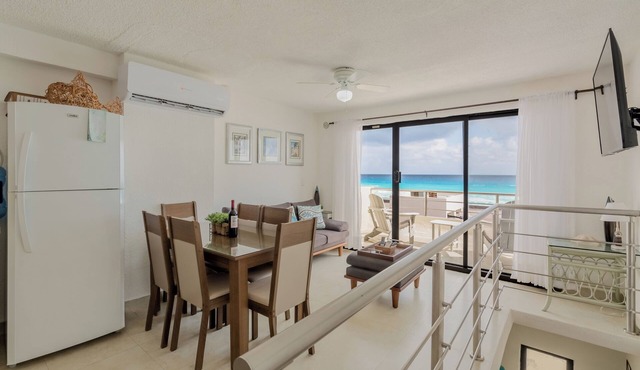 Oceanfront 2BR Villa for 6 - 3 Bathrooms - Walk to La Isla & Beach