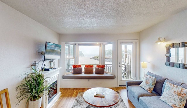 Oceanfront 2nd floor condo with ocean views balcony and seasonal beach access