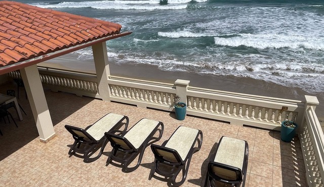 Oceanfront 3 Bdrm House on Surf Beach near Rincon with Private Beach Access