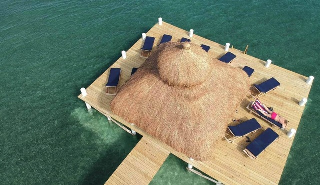 Oceanfront 3 bed/3 ba Penthouse Velento#1 private dock/pool/free paddleboards