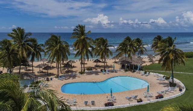 Oceanfront, 5 Stars GentleWinds.Com 2 Bed,2 Bath. Unit C-3. Premier Host.