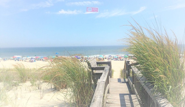 Oceanfront,7decks,HotTub,Game rm, Elev, Priv Beach walkway