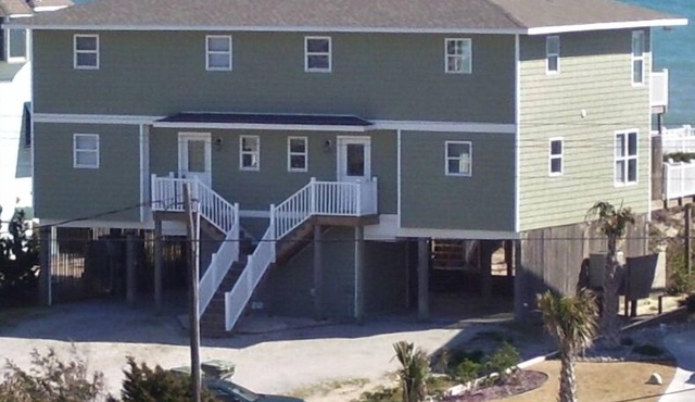 OCEANFRONT - 8BR, SLEEPS 20, BEACH ACCESS, HOT TUB