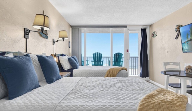 Oceanfront, Balcony & VIEW!